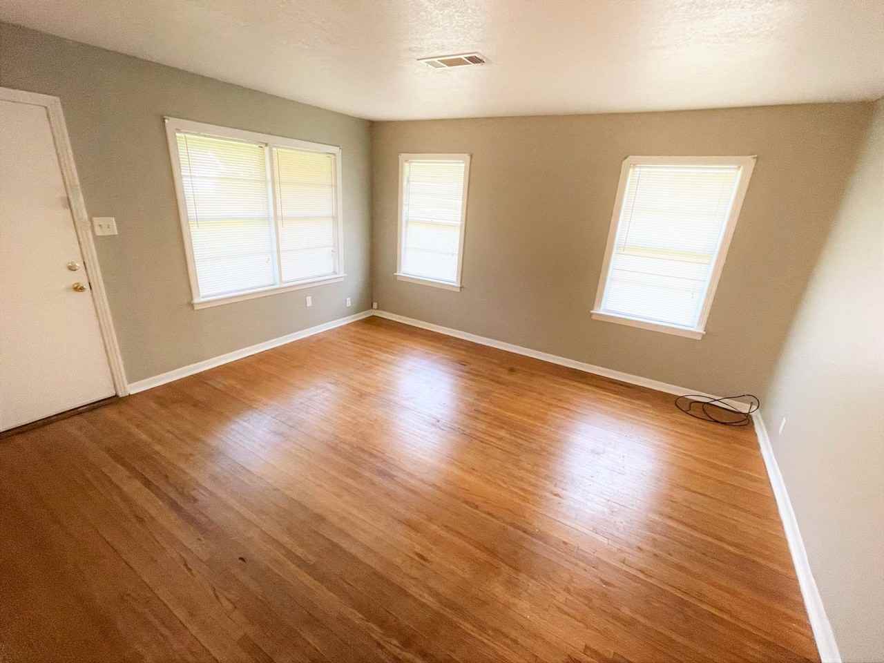 812 S 11th St - Photo 2 of 12