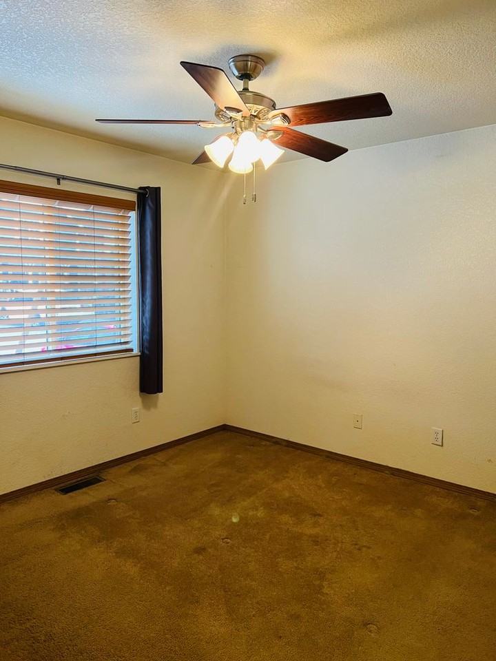 5060 Cache Ct - Photo 6 of 12