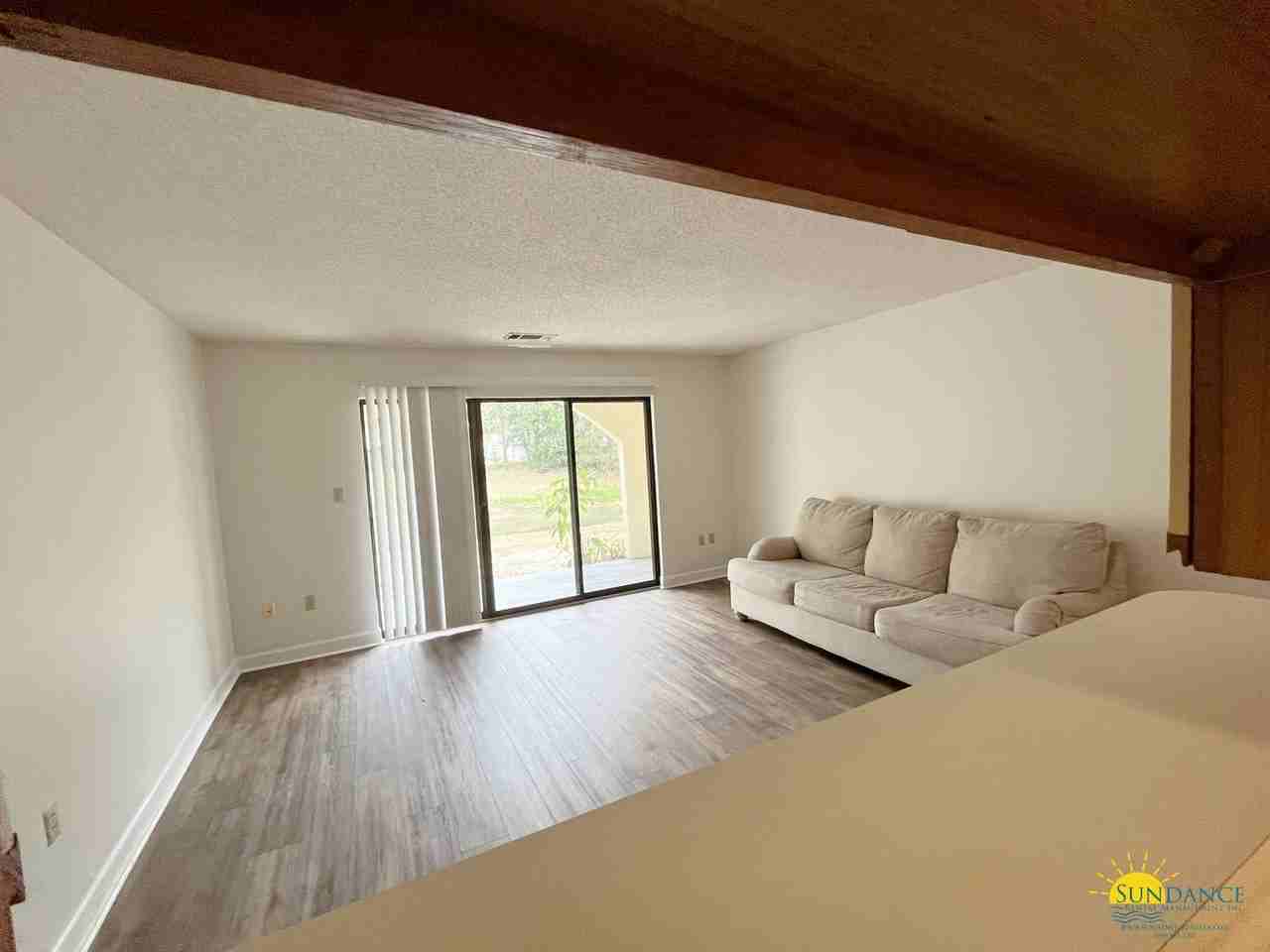 107 Westlake Ct - Photo 3 of 16