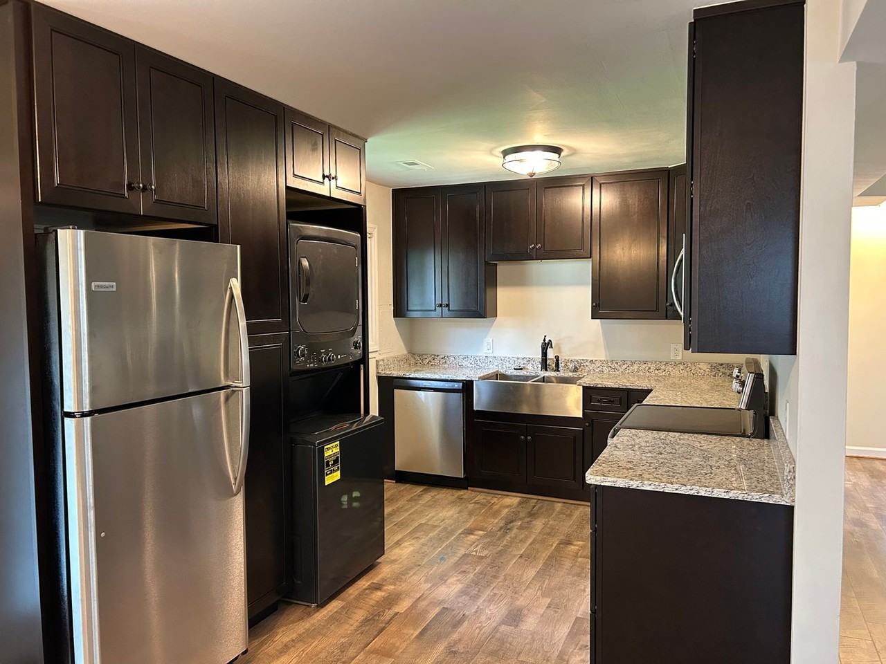 9206 Farmington Dr - Photo 6 of 26