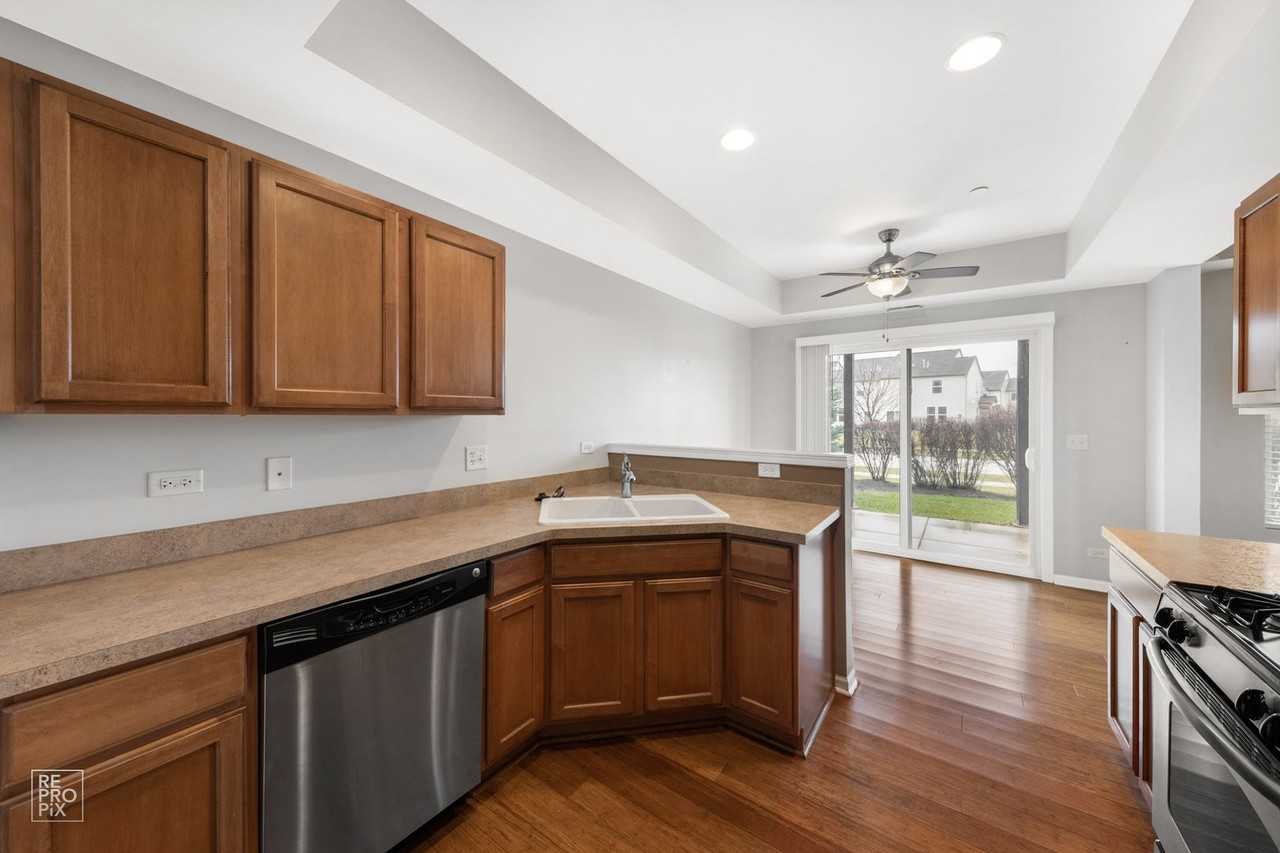 1467 Crimson Ln - Photo 3 of 10