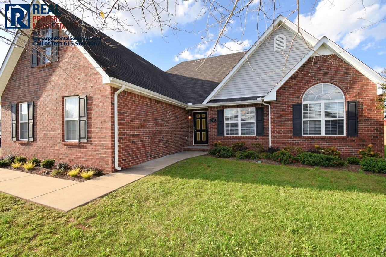 1303 Auldridge Dr - Photo 3 of 28