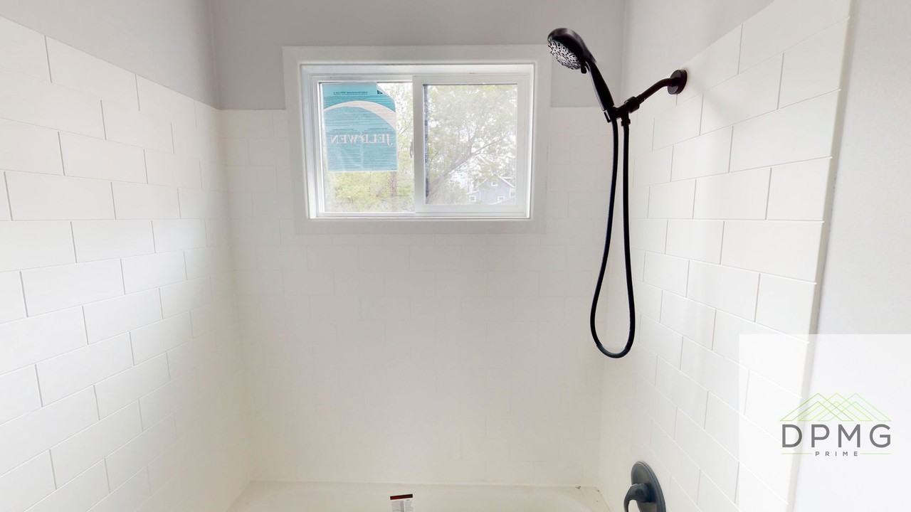 5715 Shaw St #5 - Photo 7 of 22