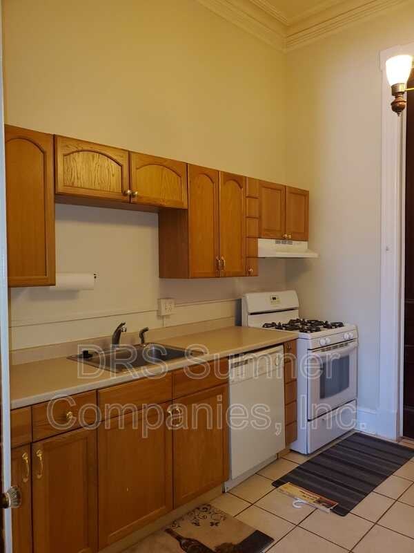 2108 Saint Paul St - Photo 3 of 10