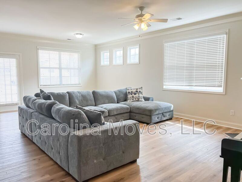 728 Arnica Dr - Photo 3 of 22