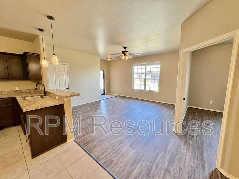 127 Bison Court Way - Photo 6 of 21