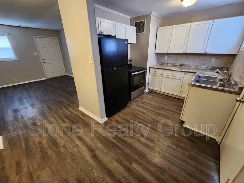 7 1/2 Ave - Photo 3 of 9