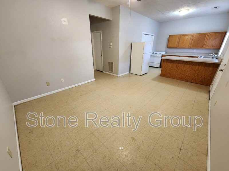 2482 N Main St - Photo 2 of 7