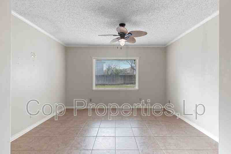 6414 Maverick Oak Dr - Photo 2 of 30