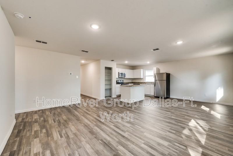 1661 Jason Ct - Photo 2 of 20