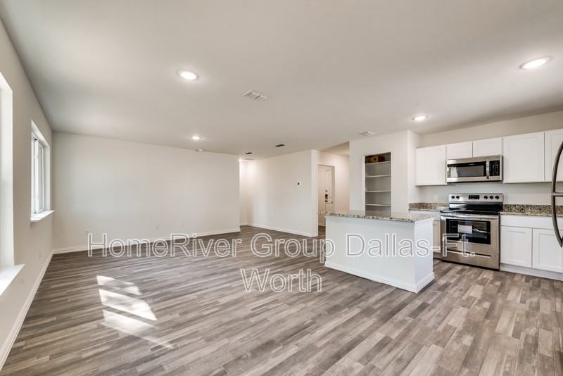 1661 Jason Ct - Photo 3 of 20