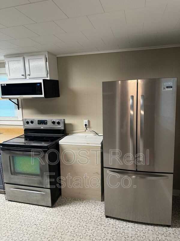 527 E Ward St - Photo 3 of 12