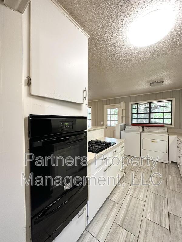 2201 W Deane St - Photo 7 of 31