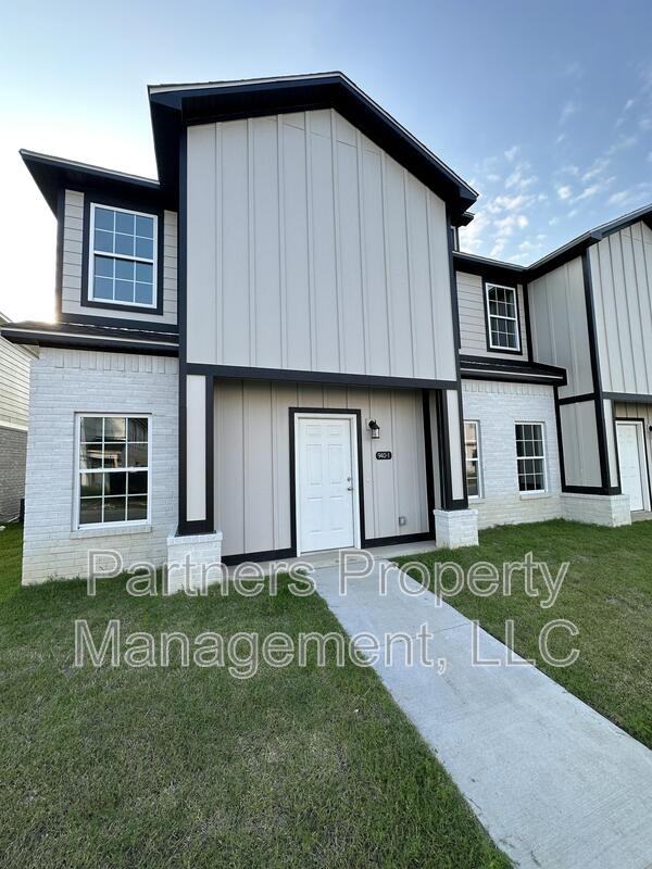 940 S Amarillo Ave - Photo 6 of 26