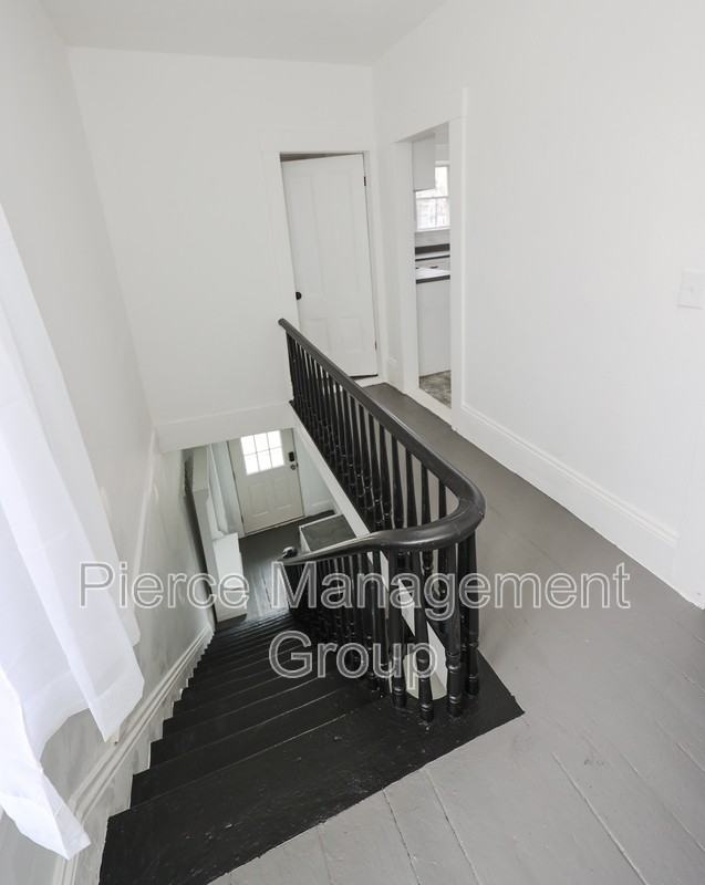 18 Maple St #B - Photo 5 of 23