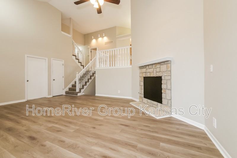 12390 S Parker Ter - Photo 3 of 19