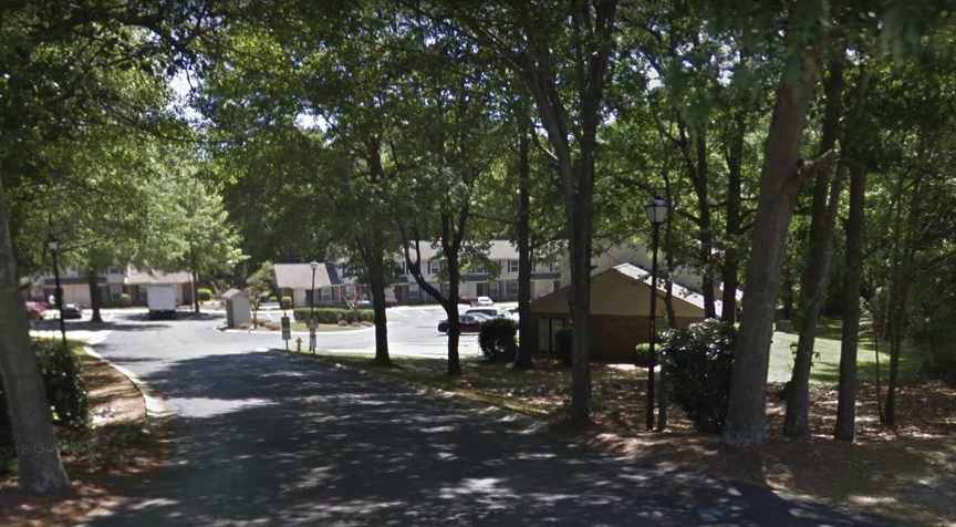 Oak Terrace - Photo 4 of 5