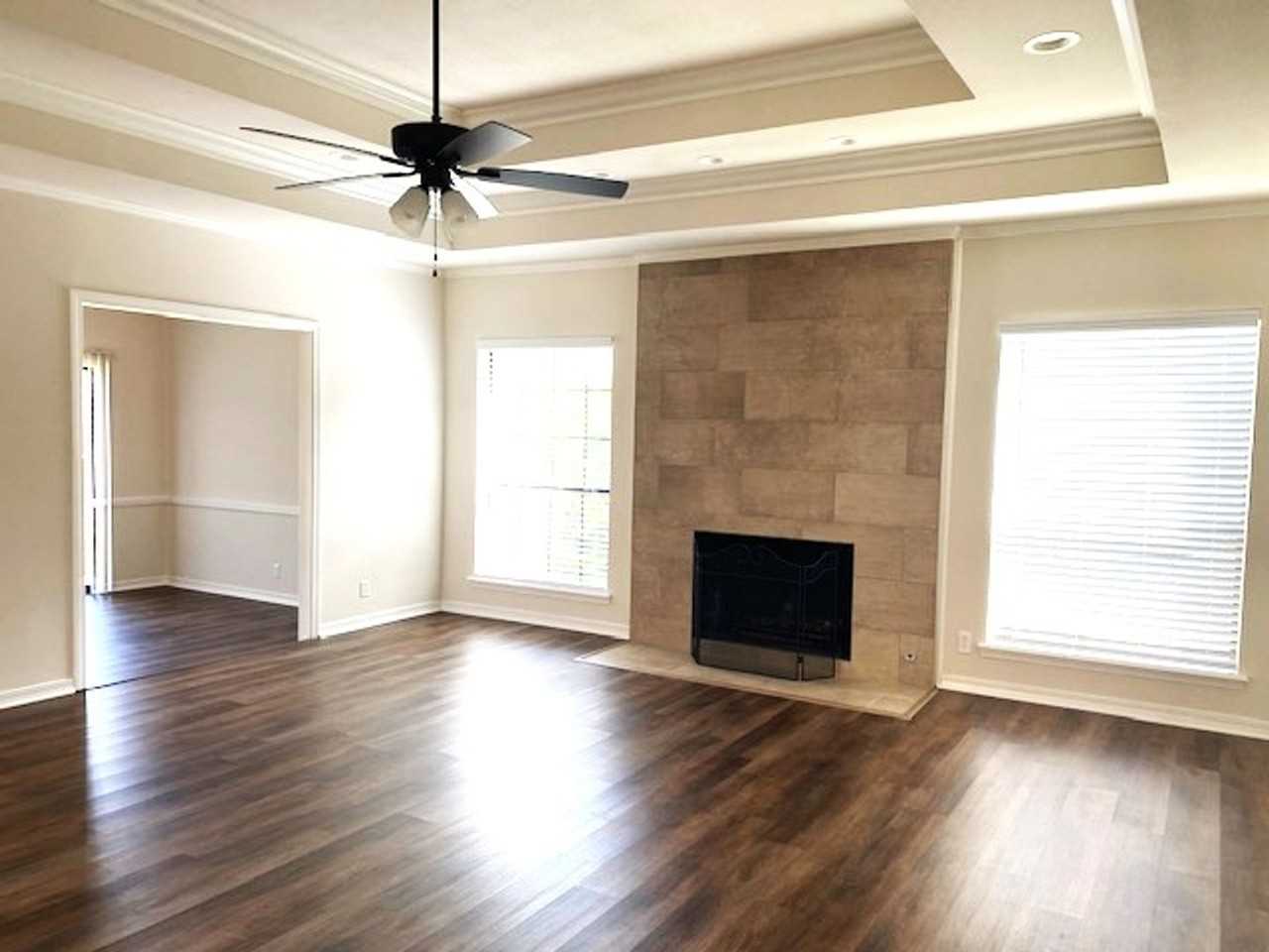 202 Cambridge Rd - Photo 2 of 15