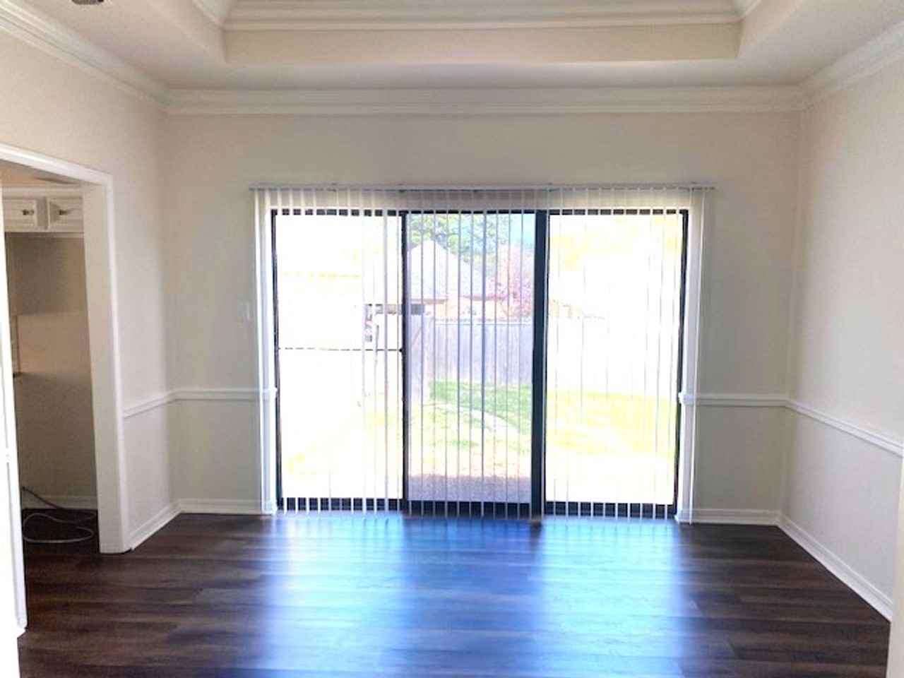 202 Cambridge Rd - Photo 5 of 15