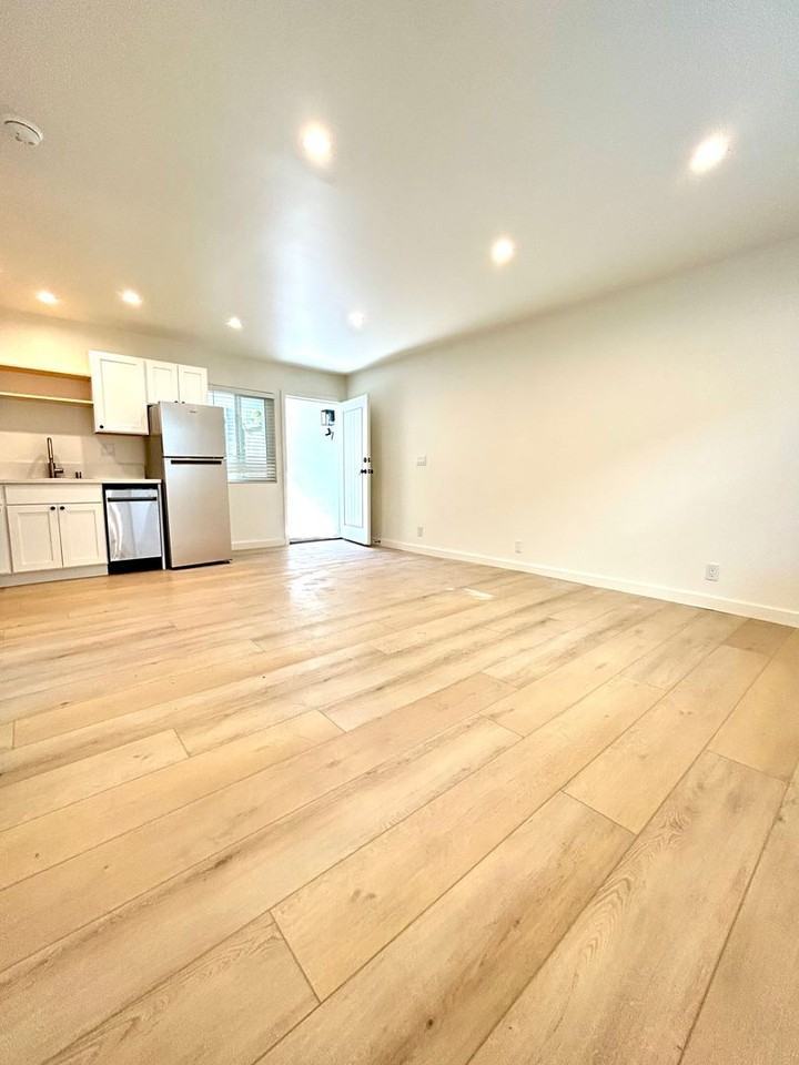 203 Ladera Street - Photo 3 of 34