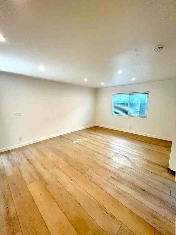 203 Ladera Street - Photo 5 of 34