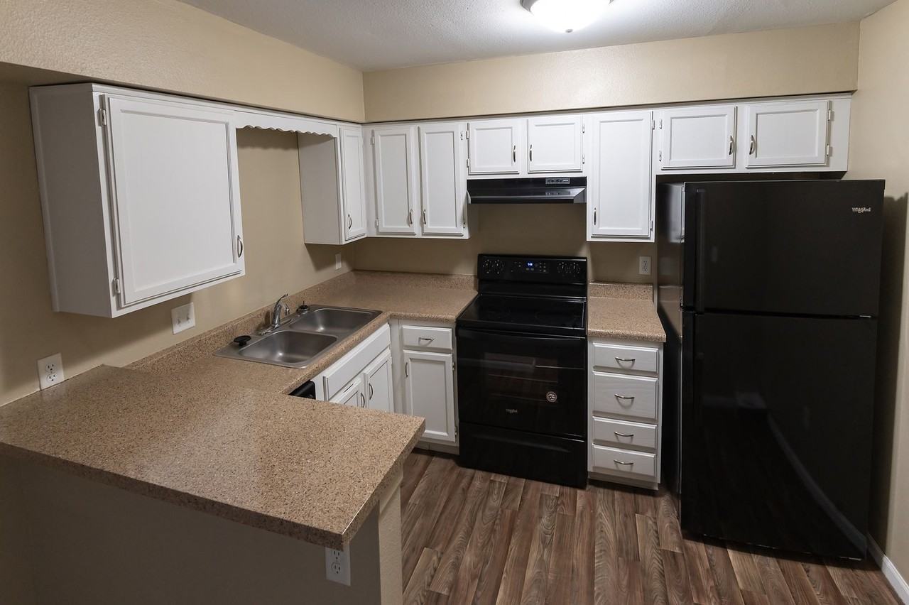 Highpointe Apartments - Photo 3 of 23
