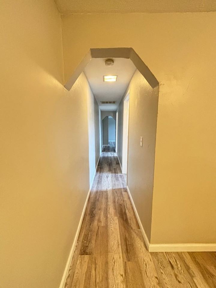 3443 Clearview Ave - Photo 3 of 12