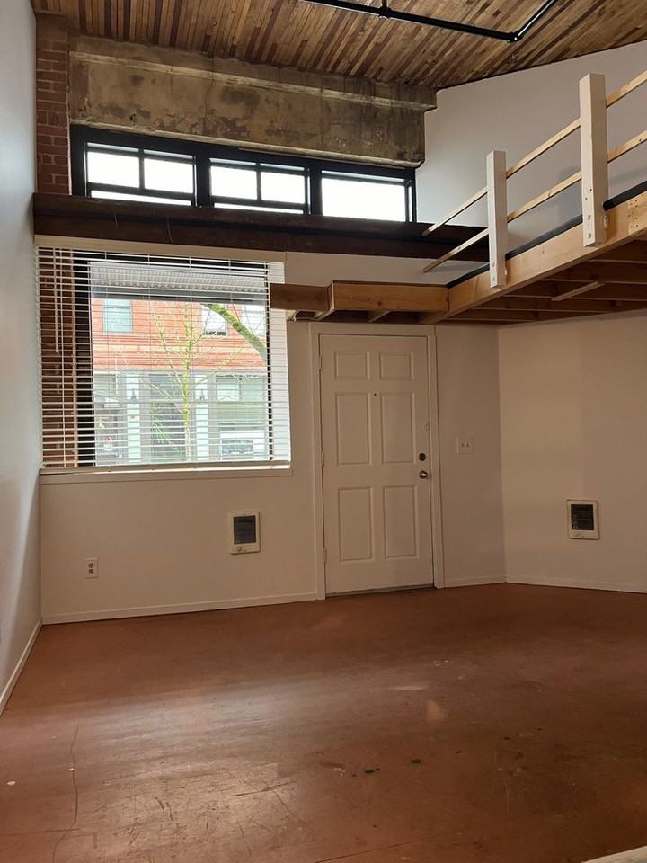 Everett Station Lofts - Photo 3 of 10