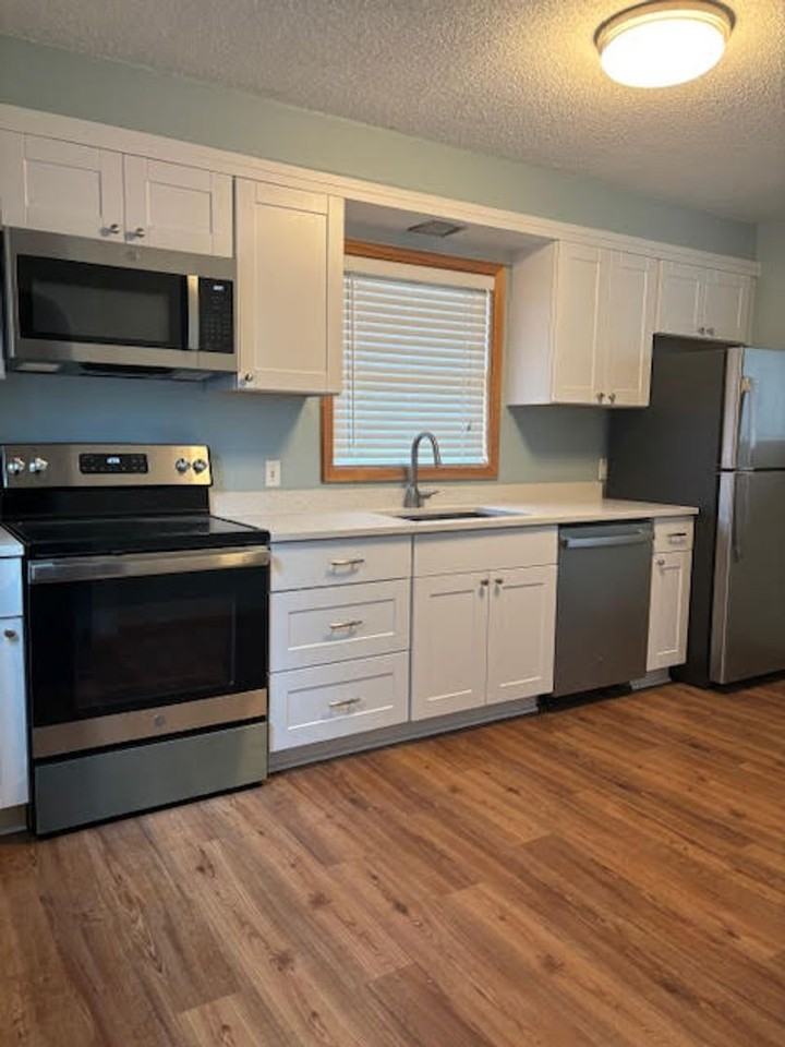 212 E Minnesota St - Photo 2 of 11