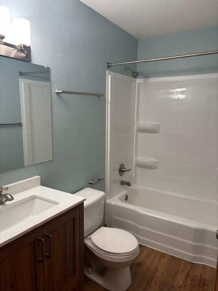 212 E Minnesota St - Photo 4 of 11