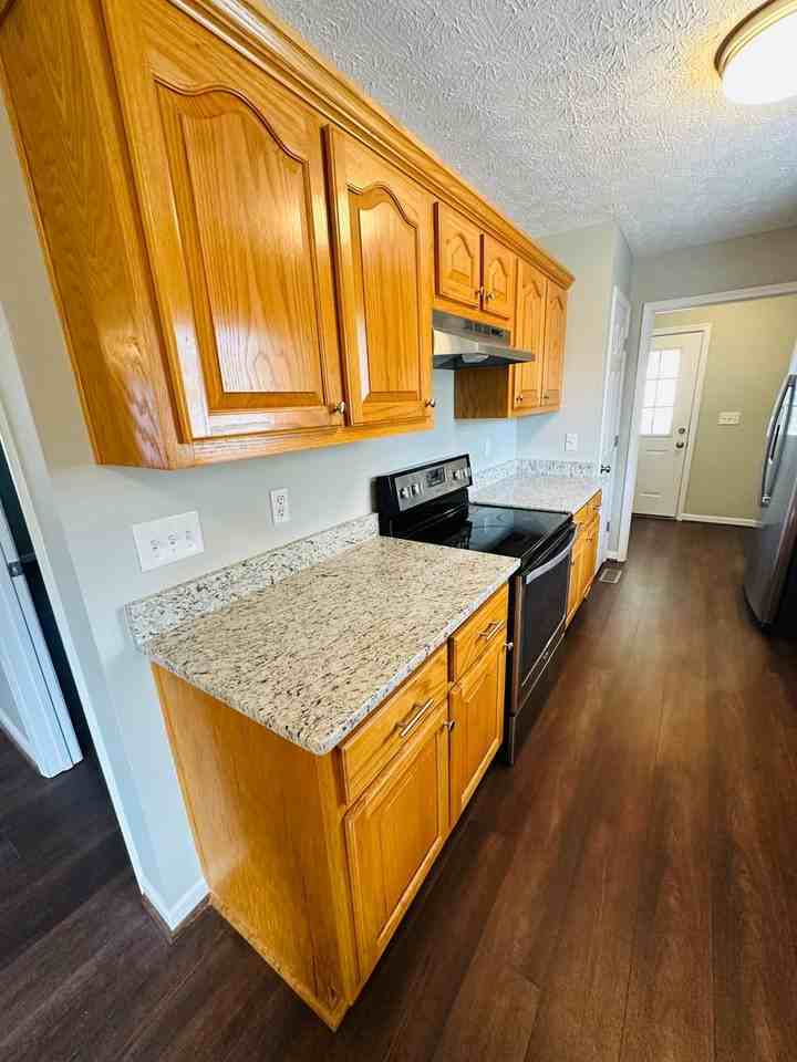 2102 Harrell Dr - Photo 4 of 16