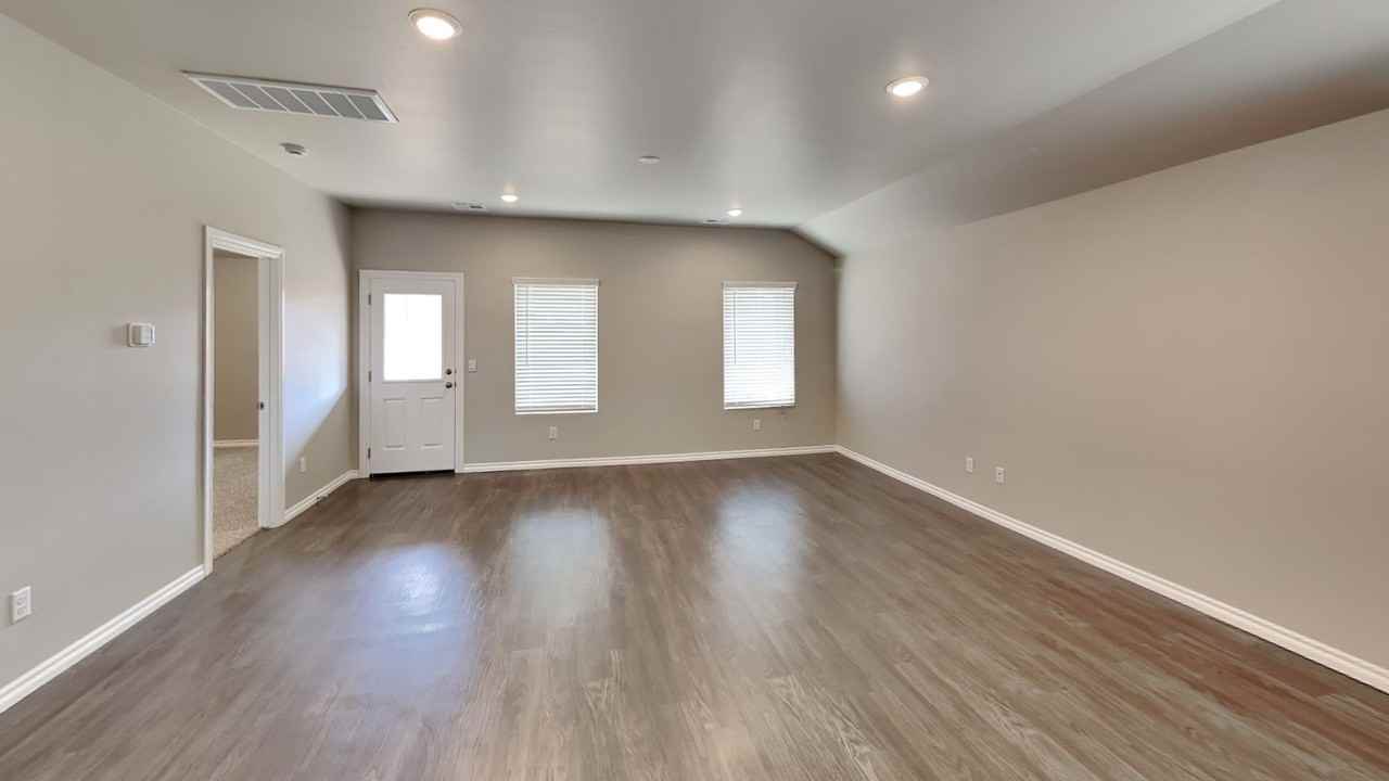 2740 Dennis Dr - Photo 4 of 19