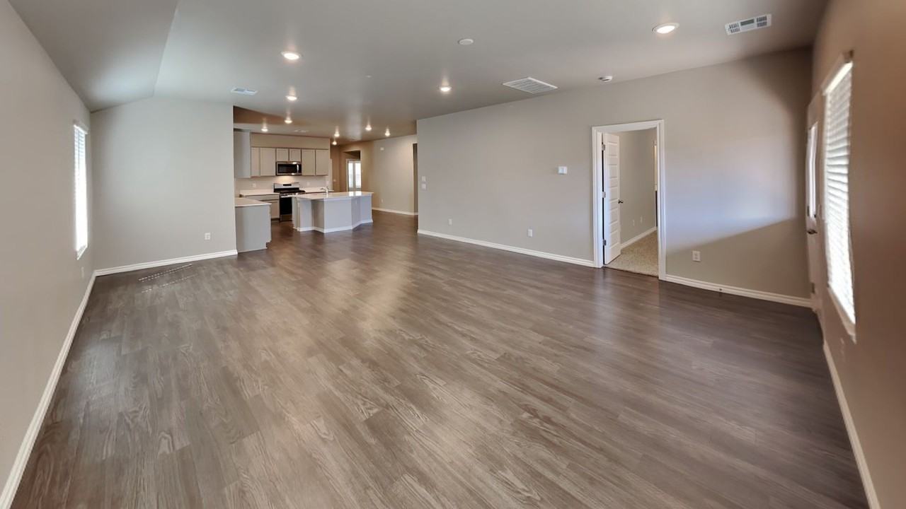 2740 Dennis Dr - Photo 5 of 19