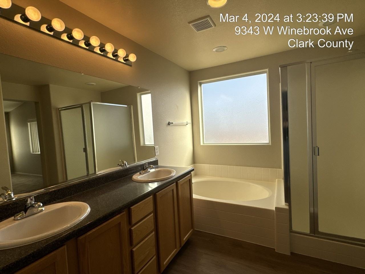 9343 Winebrook Ave - Photo 7 of 17