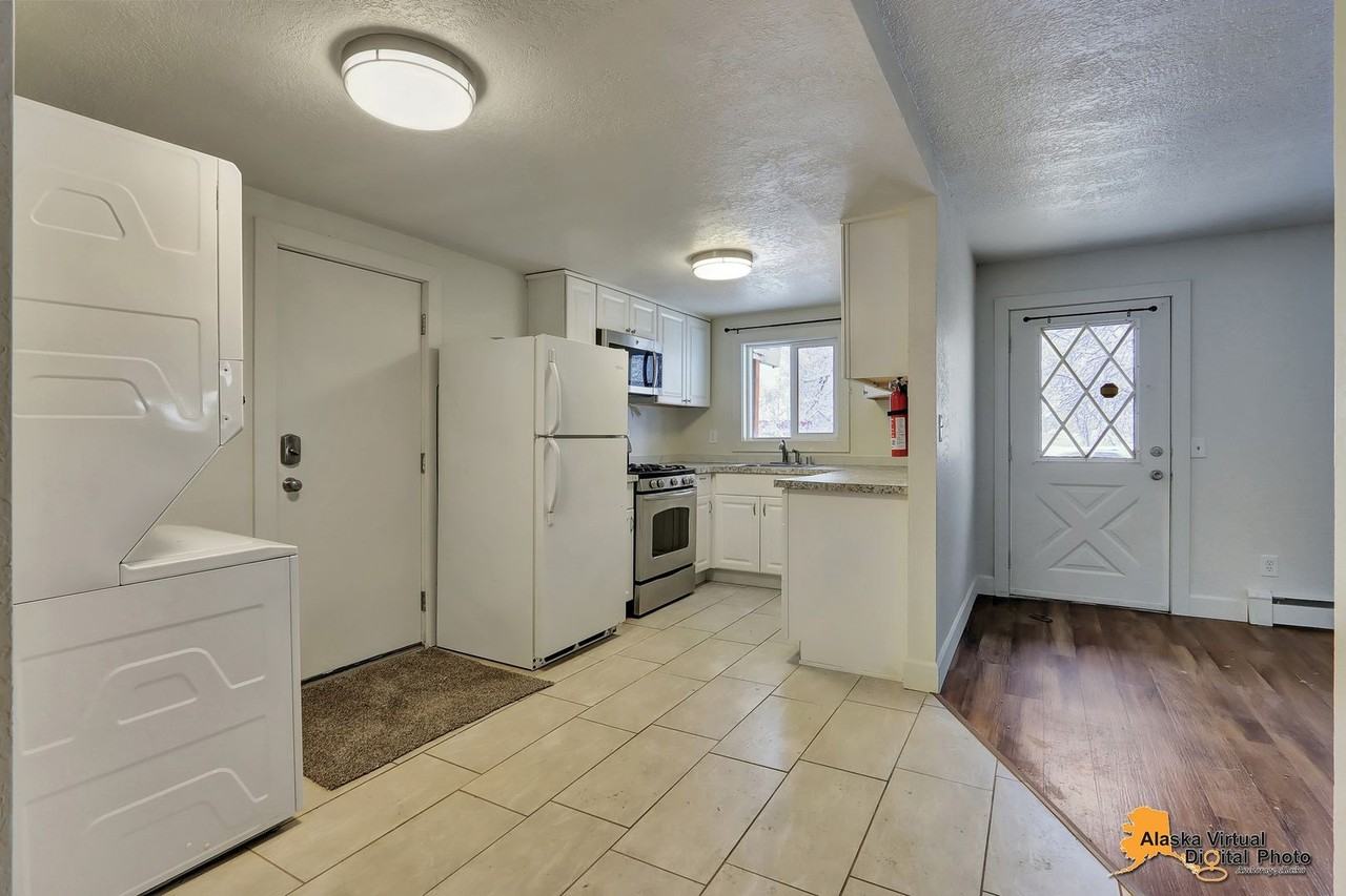 719 Bragaw Street - Photo 4 of 46