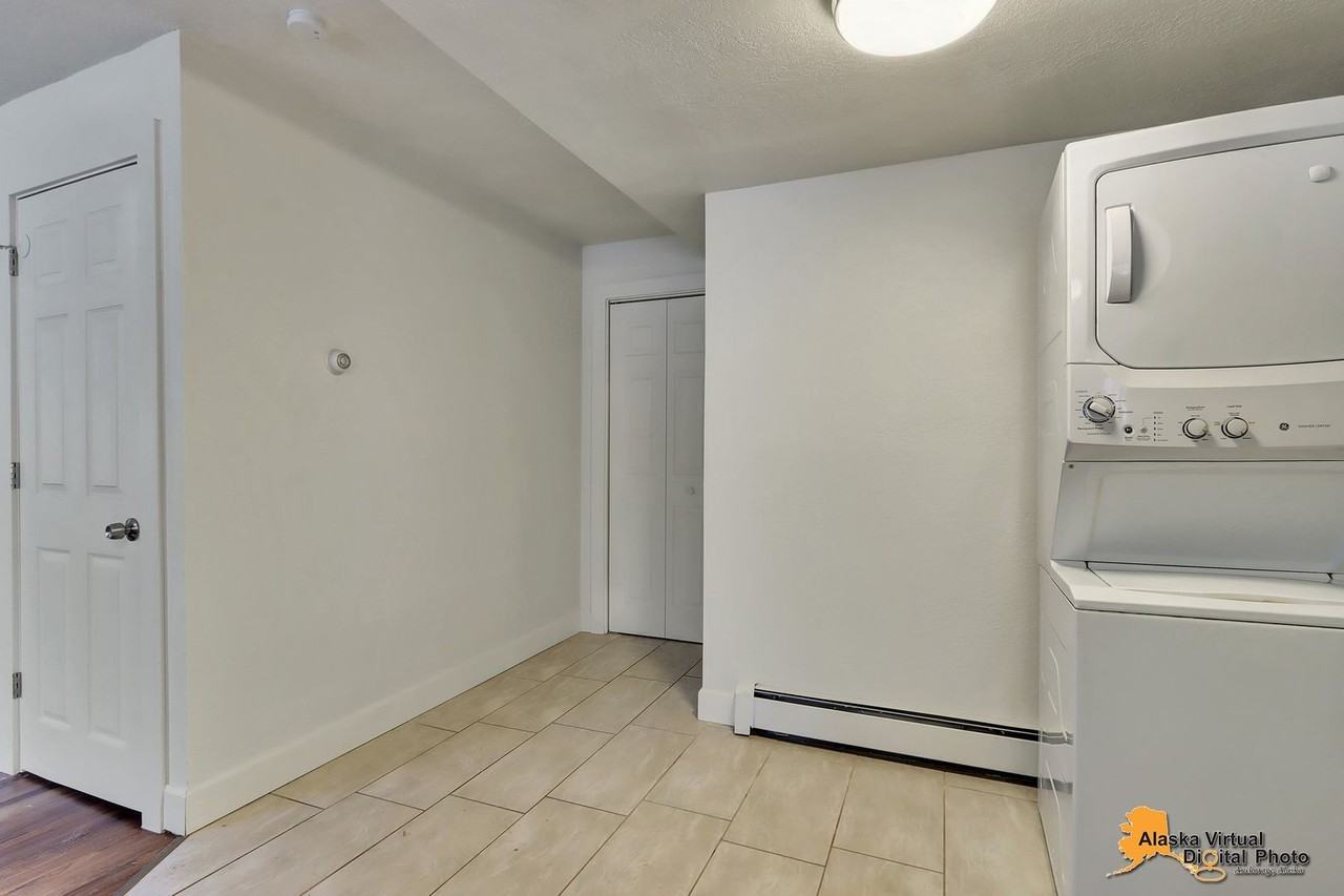 719 Bragaw Street - Photo 5 of 46