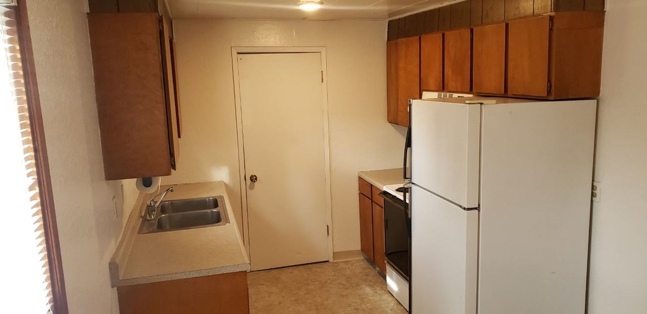 Baker St. Apartments - Photo 3 of 8