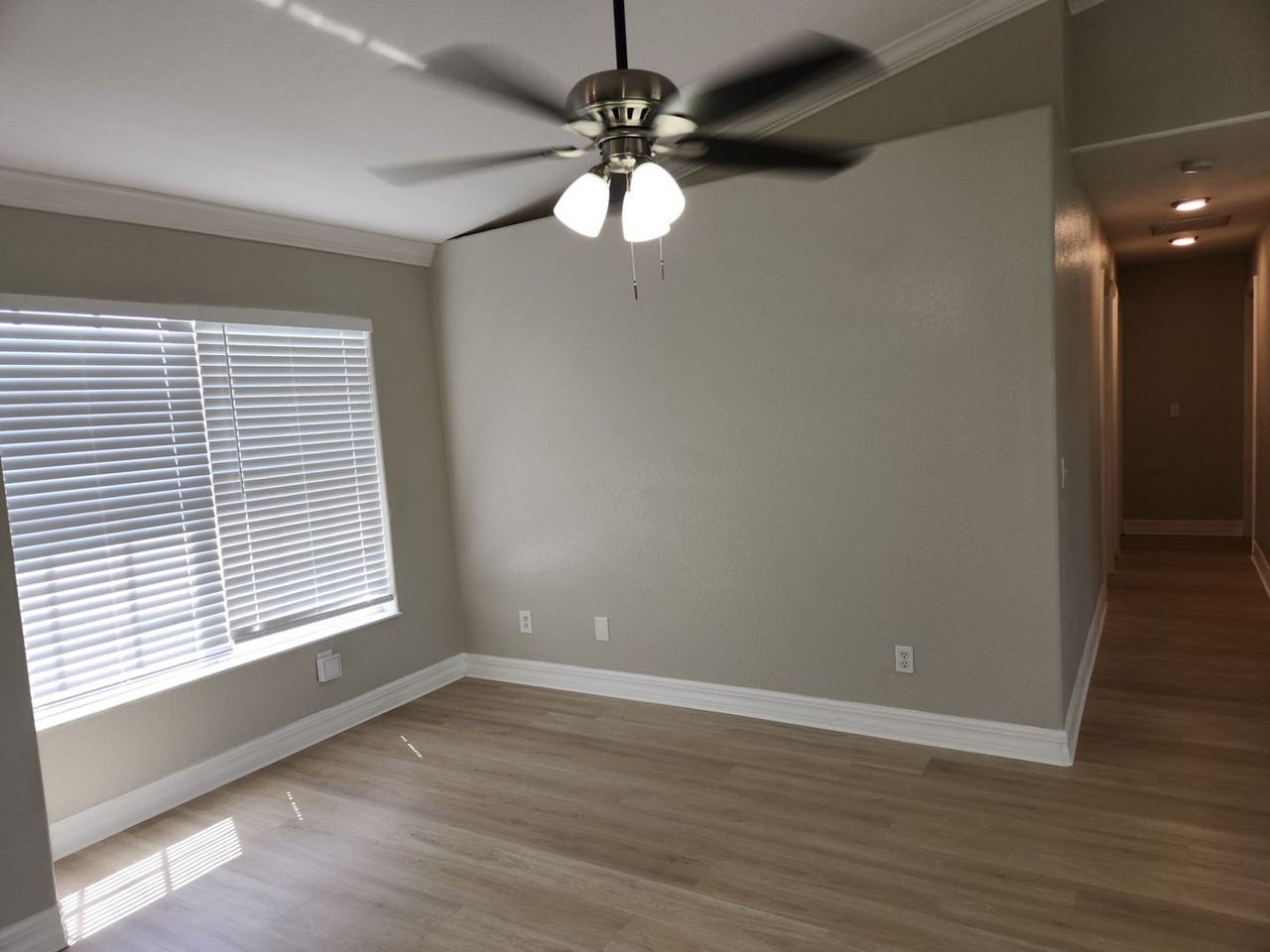 827 Ne 23rd Ter - Photo 3 of 25