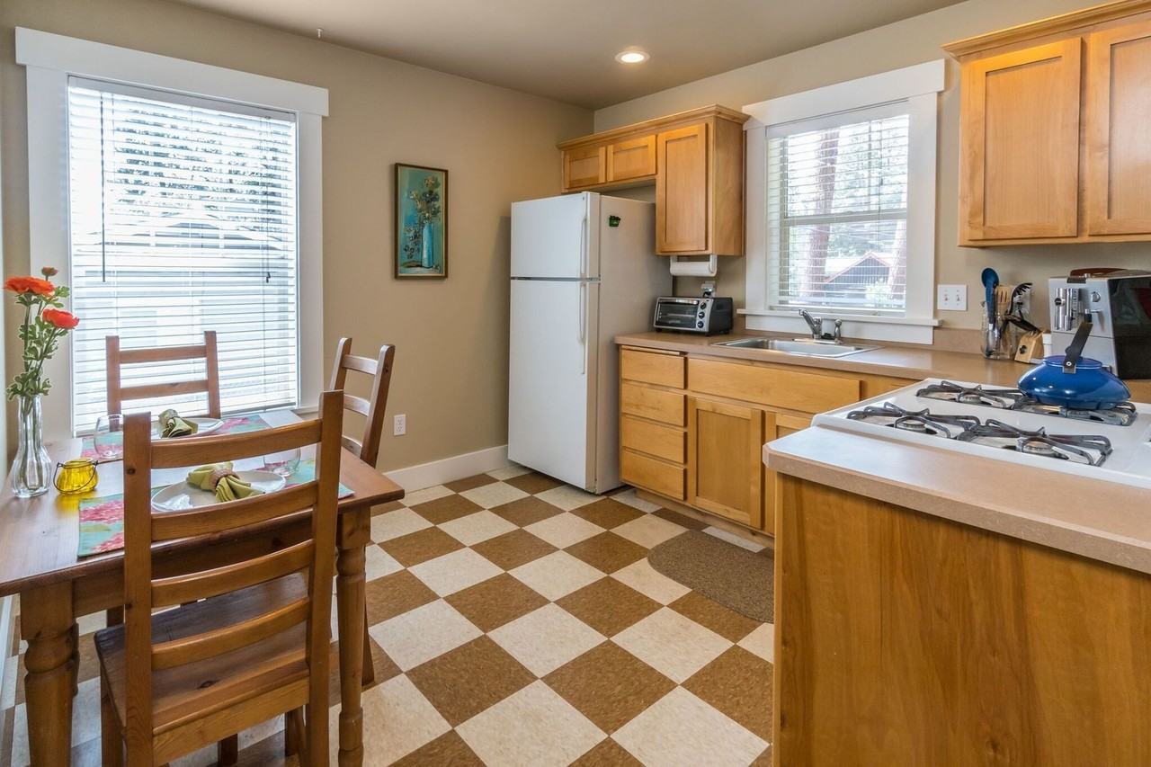 1355 1355 Northwest Baltimore Ave - 1355 1/2 - Photo 6 of 10