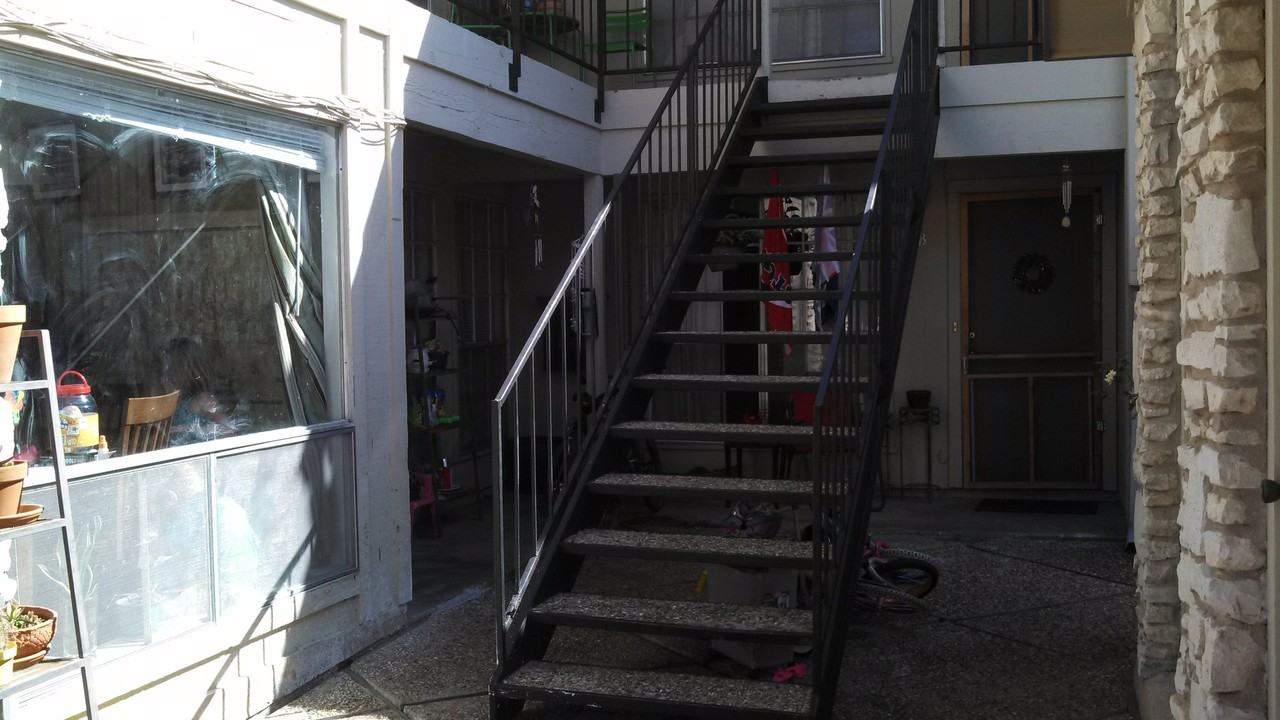 1302 Hollow Creek Dr #C - Photo 3 of 16