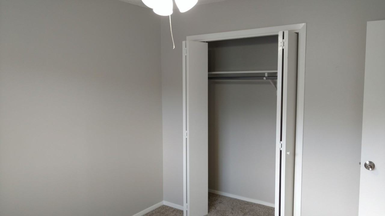 1302 Hollow Creek Dr #C - Photo 7 of 16