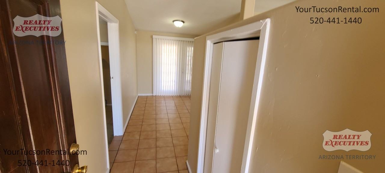 2119 S Campbell Ave - Photo 3 of 17