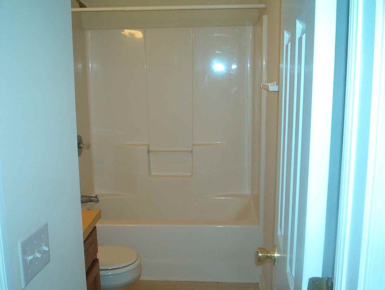 1023 Butlers Ln - Photo 2 of 17