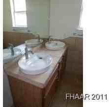 1805 Ledgestone Dr - Photo 4 of 5