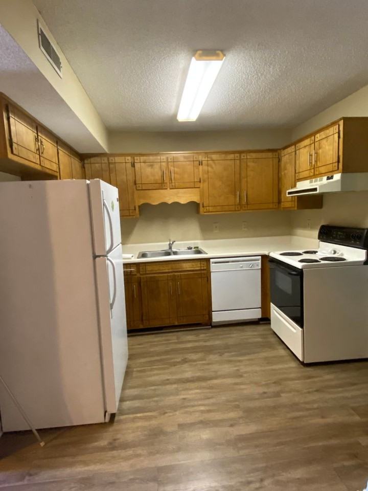 547 20th St Nw - Photo 2 of 7