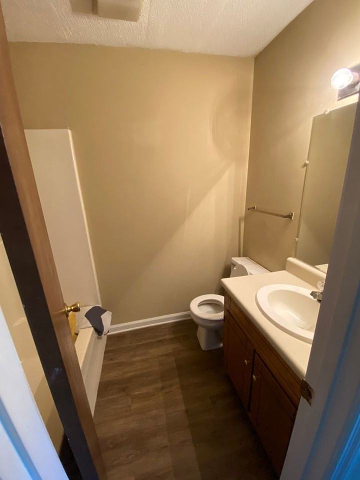 547 20th St Nw - Photo 3 of 7