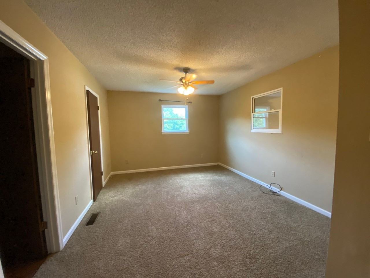 547 20th St Nw - Photo 5 of 7