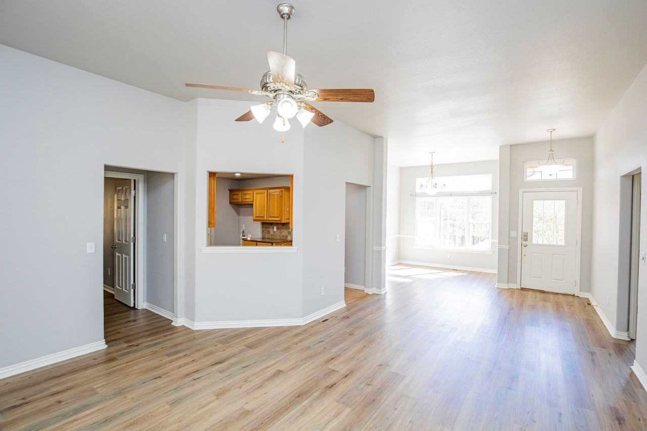 41 May Ln - Photo 2 of 24