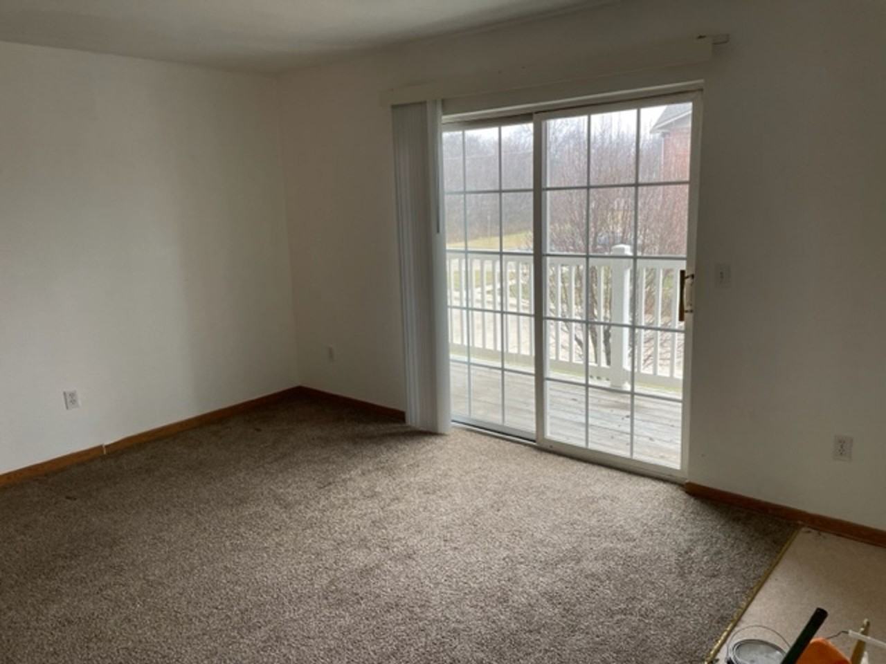 The Lindens - Photo 5 of 7