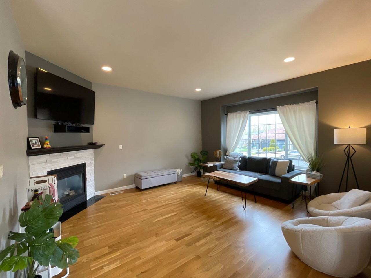 907 Nevada St - Photo 4 of 20